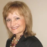 Image of Nina Pronchuk, Associate