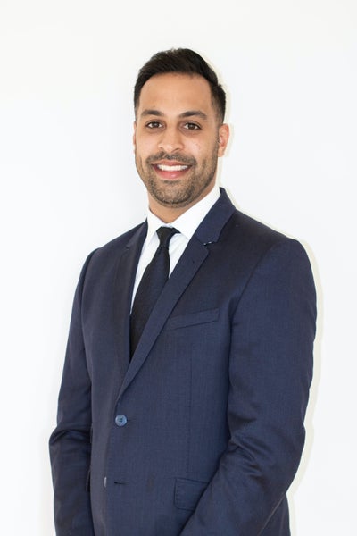 Alim Mohamed, Associate